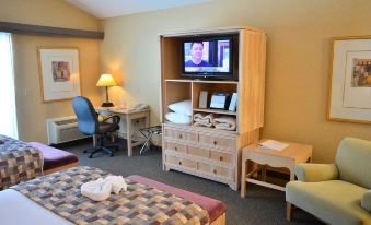 Skaneateles Suites