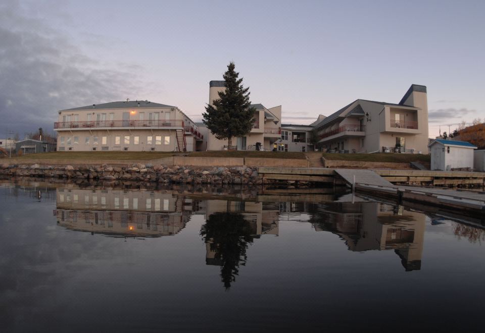 The Harbour Inn, La Ronge Hot Deals & Reviews 2024