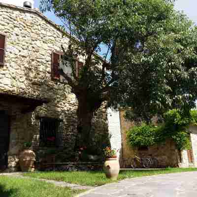 All'Ombra di San Damiano Hotel Exterior