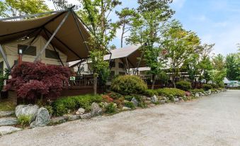 Caravan Bay Camping Resort Yongin