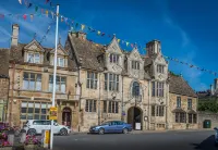 The Talbot Hotel, Oundle , Near Peterborough Các khách sạn gần Corby Town Football Club