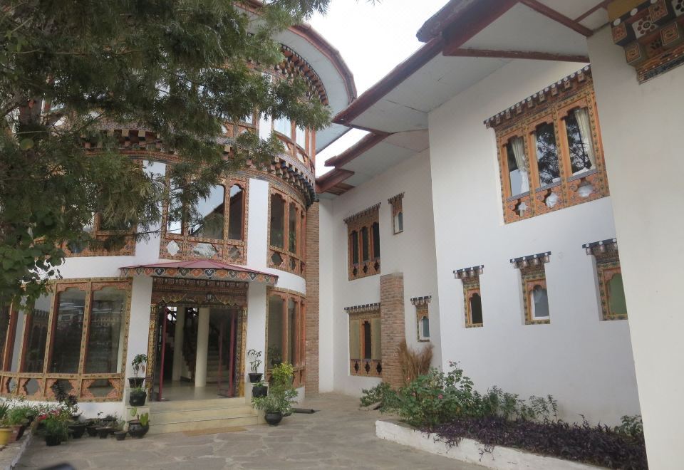 Damchen Resort - Housity