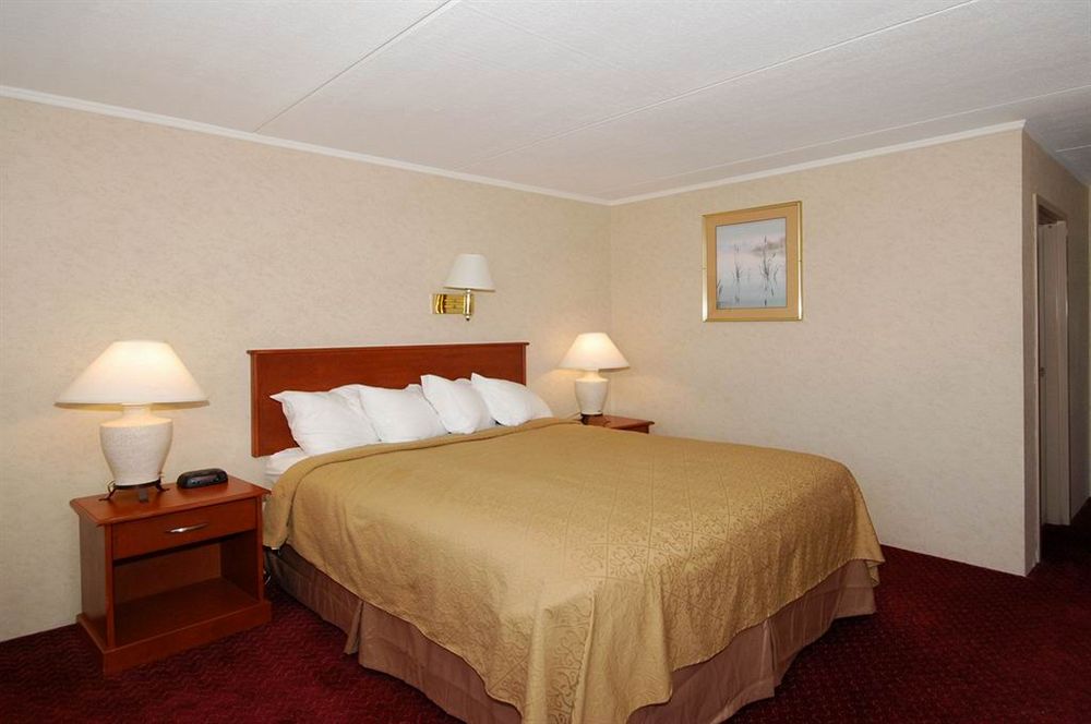 Quality Inn & Suites North Youngstown Area