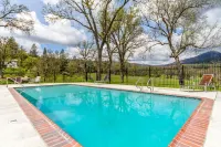 Sierra Sky Ranch Hotels in Oakhurst