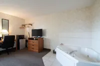 Econo Lodge Inn & Suites Hotels in Canandaigua