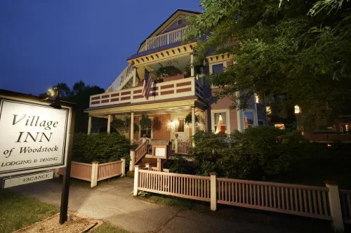 The Village Inn of Woodstock - Mountain view