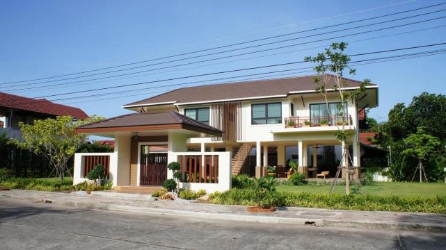 ริมทะเล อ่างศิลา เกสท์เฮาส์