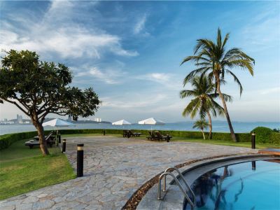 屋外プール デュシタニ パタヤの写真