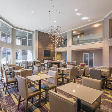 La Quinta Inn & Suites by Wyndham Austin Near the Domain