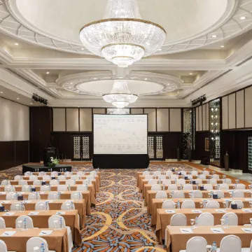 Mövenpick Grand Al Bustan Dubai