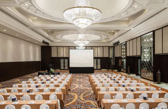 杜拜阿爾布斯坦瑞享酒店