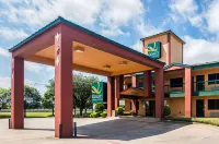 Quality Inn & Suites Garland - East Dallas Hotels in Garland