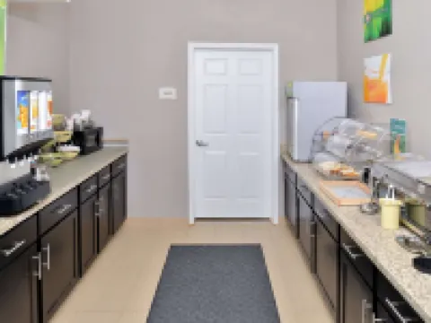 Scottish Inn & Suites Cotulla, TX Hotels in Cotulla