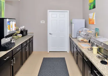 Scottish Inn & Suites Cotulla, TX Отели в г. Котулла