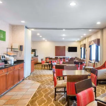 Comfort Inn North - Air Force Academy Area Отели рядом с достопримечательностью «Парк Коттонвуд Крик»