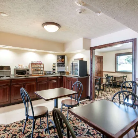 Rodeway Inn & Suites