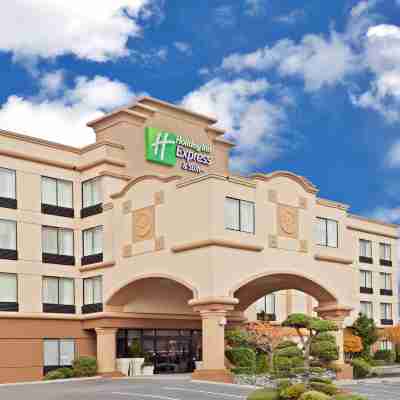 Holiday Inn Express & Suites Tacoma Hotel Exterior