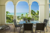Sea Change Beachfront Apartments Hotels in Trinity Beach