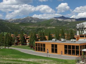 Huntley Lodge at Big Sky Resort