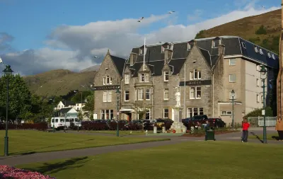 Alexandra Hotel Hotel berhampiran Fort William Travel Centre