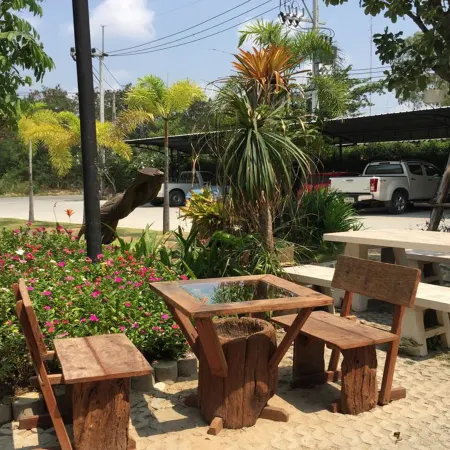 Rayonghouse Resort
