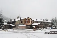 Hotel Restaurant Camp del Serrat فنادق في 