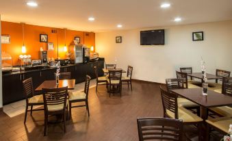 Clarion Inn & Suites DFW North