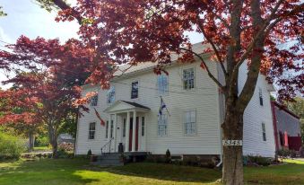 Grand Oak Manor Bed and Breakfast