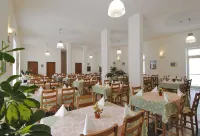 Hotel Happy