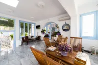 Stratos Apartments & Studios