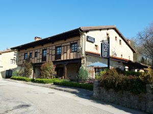 Hotel La Casona de Revolgo