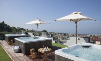 Andris Hotel