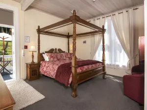 Sennen House Boutique Accommodation