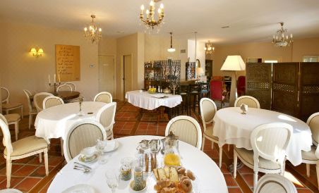 Hotel Santa Coloma del Camino - Housity
