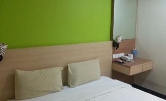 Maxim Hotel - Housity