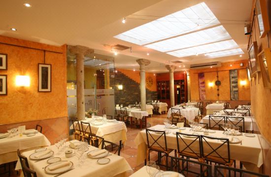 阿卡萨之门旅馆及餐厅(hostal restaurante puerta del alcázar)