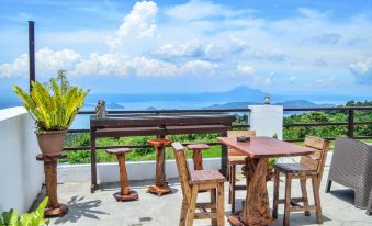 Cabins by Eco Hotel Tagaytay - Housity