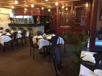 Country Plaza Motor Inn