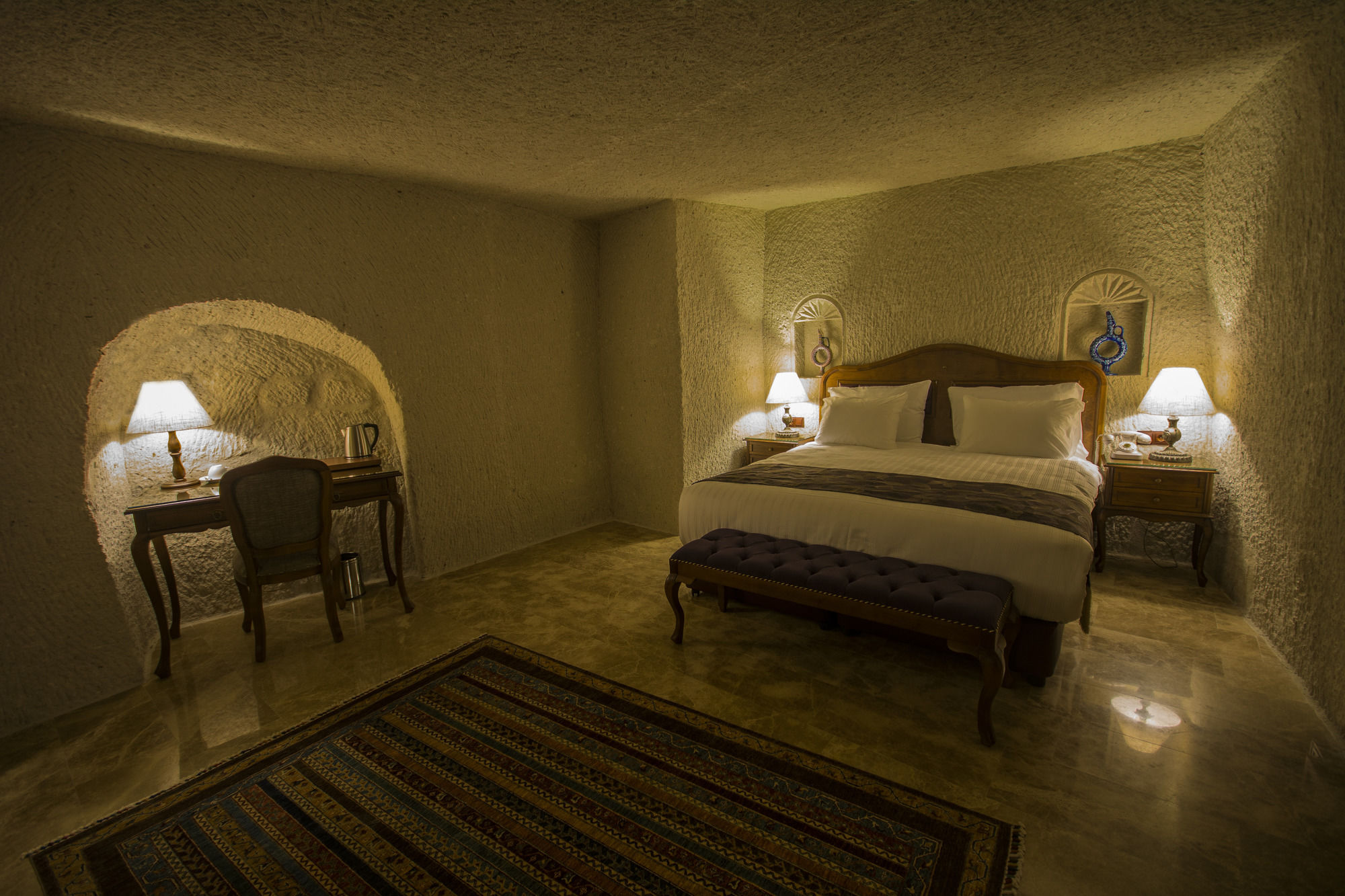 Artemis Cave Suites