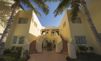 La Fontaine Lagoon Resort