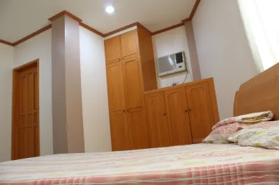 Dumaguete Springs Apartment Các khách sạn gần Sisters of St Paul of Chartres Monument