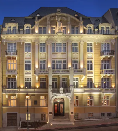 Luxury Spa Hotel Olympic Palace Отели рядом с достопримечательностью «Гейзерная колоннада»