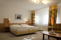 Hotel zur Krone Hotels in der Nähe von Festplatz Schwieberdingen