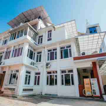 OYO 11474 Gangaur Regency Boutique Hotel Hotel Exterior