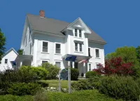 Highland Lake Inn Hotels in Tilton