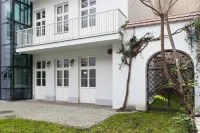 Mint Luxury Apartments at the Main Square โรงแรมใน