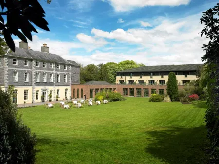 Maryborough Hotel & Spa Отели рядом с достопримечательностью «Cobh Cathedral»