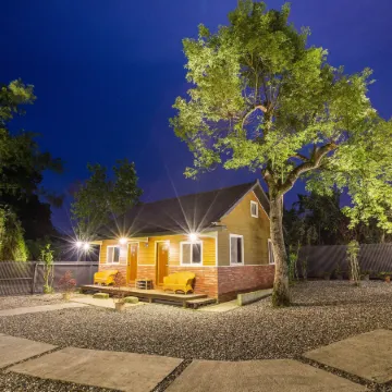 Sunshine Hot Spring B&B Отели рядом с достопримечательностью «Ранчо Жуйсуй»