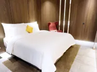 Hotel Royal Beitou Hotels near MRT Guandu Station