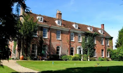 New Park Manor Hotel - A Luxury Family Hotel Hotels in Brockenhurst